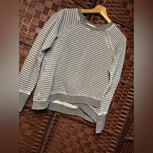 Tommy Hilfiger cross-cross bottom  Charcoal & Light Grey Striped Crew
